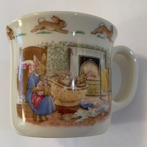ROYAL DALTON BUNNYKINS 1988 VINTAGE CHILDS MUG/CUP ENGLISH BONE CHINA BATH TIME